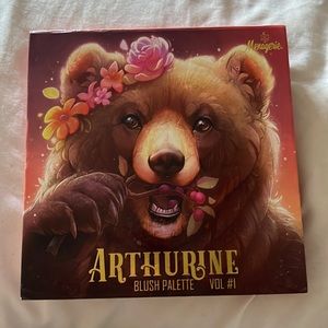 Menagerie Cosmetics Arthurine Blush Palette